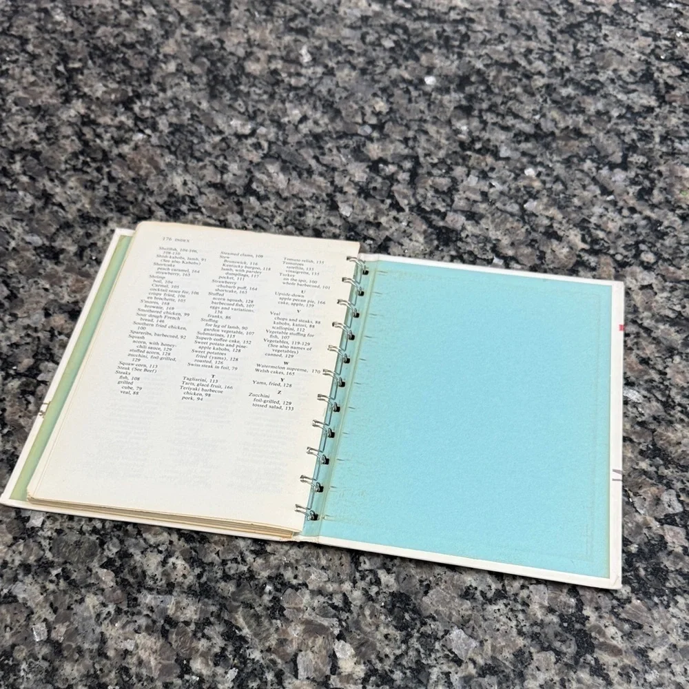 Betty Crocker Outdoor Cookbook Vintage 1961 EUC